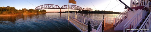 pano_riverboat_0811