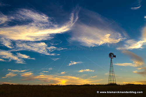 windmill_clouds_27372-4_hdr